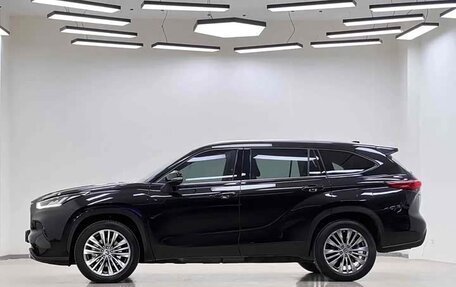 Toyota Highlander, 2022 год, 4 100 000 рублей, 8 фотография