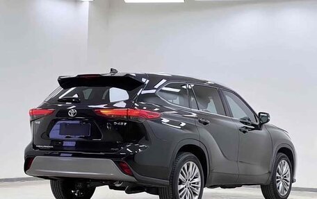 Toyota Highlander, 2022 год, 4 100 000 рублей, 4 фотография