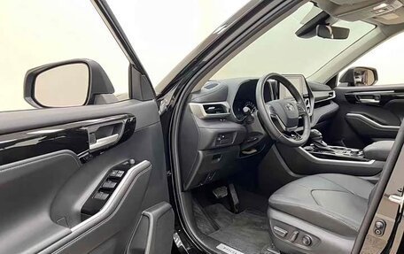 Toyota Highlander, 2022 год, 4 100 000 рублей, 13 фотография