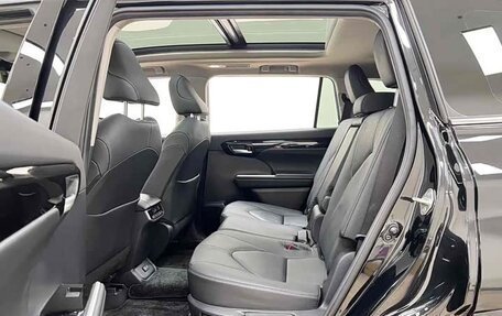 Toyota Highlander, 2022 год, 4 100 000 рублей, 17 фотография