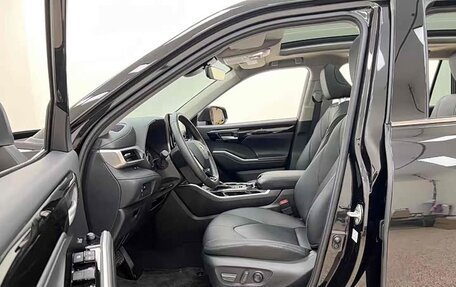 Toyota Highlander, 2022 год, 4 100 000 рублей, 15 фотография