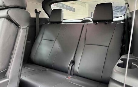 Toyota Highlander, 2022 год, 4 100 000 рублей, 18 фотография