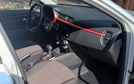 KIA Rio IV, 2021 год, 1 800 000 рублей, 8 фотография