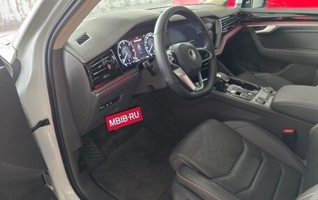 Volkswagen Touareg III, 2021 год, 7 800 000 рублей, 16 фотография