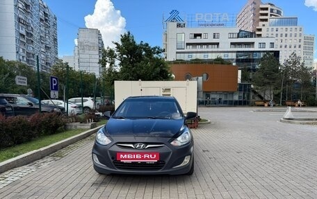 Hyundai Solaris II рестайлинг, 2011 год, 550 000 рублей, 9 фотография