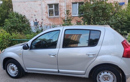 Renault Sandero I, 2013 год, 600 000 рублей, 3 фотография