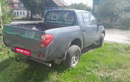 Mitsubishi L200 IV рестайлинг, 2008 год, 650 000 рублей, 2 фотография