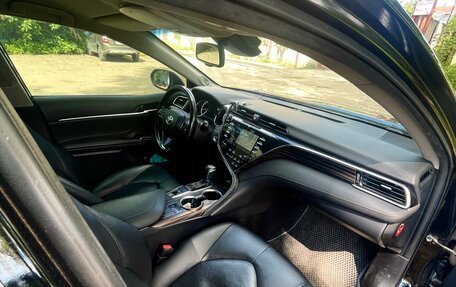Toyota Camry, 2018 год, 2 900 000 рублей, 3 фотография