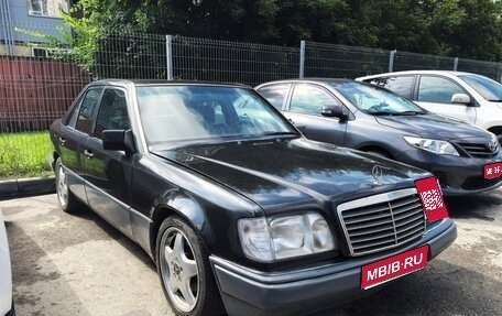 Mercedes-Benz E-Класс, 1994 год, 325 000 рублей, 1 фотография