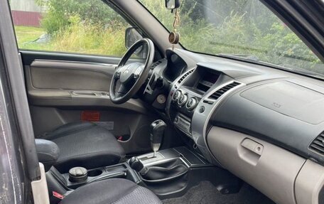 Mitsubishi Pajero Sport II рестайлинг, 2011 год, 1 300 000 рублей, 20 фотография