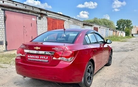 Chevrolet Cruze II, 2010 год, 698 000 рублей, 3 фотография