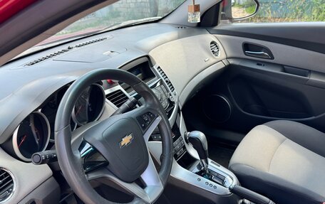 Chevrolet Cruze II, 2010 год, 698 000 рублей, 5 фотография