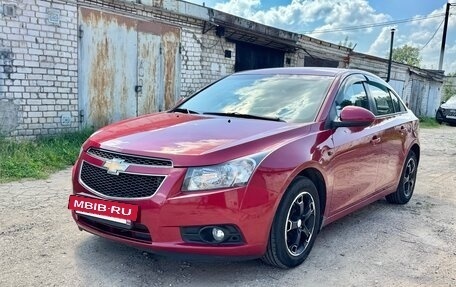 Chevrolet Cruze II, 2010 год, 698 000 рублей, 4 фотография