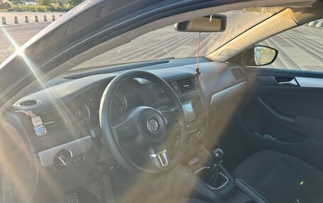 Volkswagen Jetta VI, 2011 год, 1 100 000 рублей, 6 фотография