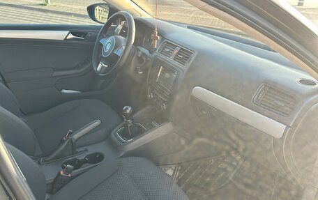 Volkswagen Jetta VI, 2011 год, 1 100 000 рублей, 5 фотография