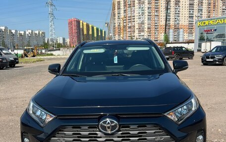 Toyota RAV4, 2020 год, 3 550 000 рублей, 2 фотография