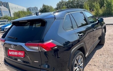 Toyota RAV4, 2020 год, 3 550 000 рублей, 9 фотография