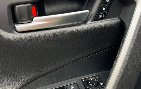Toyota RAV4, 2020 год, 3 550 000 рублей, 19 фотография