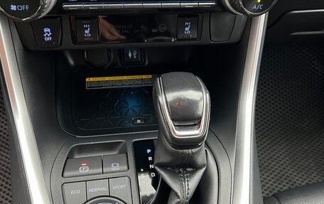Toyota RAV4, 2020 год, 3 550 000 рублей, 20 фотография