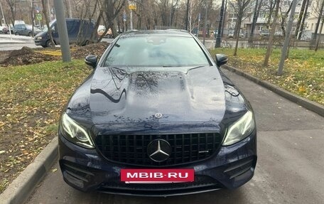Mercedes-Benz E-Класс, 2018 год, 4 500 000 рублей, 10 фотография