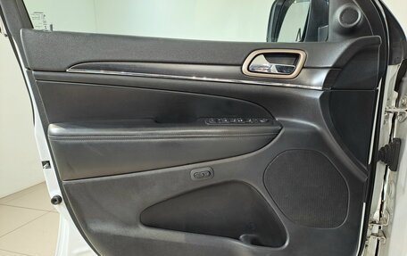 Jeep Grand Cherokee, 2014 год, 1 999 000 рублей, 19 фотография
