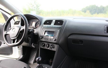 Volkswagen Polo VI (EU Market), 2015 год, 675 000 рублей, 14 фотография