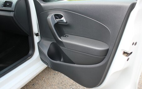 Volkswagen Polo VI (EU Market), 2015 год, 675 000 рублей, 24 фотография