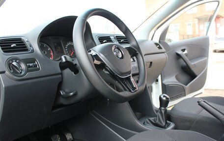 Volkswagen Polo VI (EU Market), 2015 год, 675 000 рублей, 35 фотография