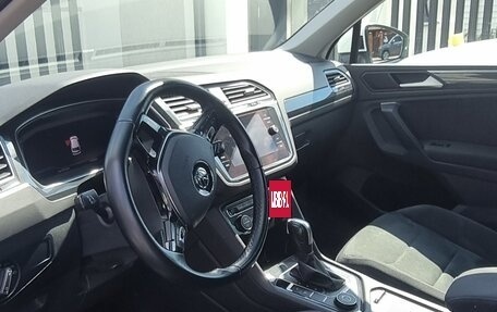 Volkswagen Tiguan II, 2020 год, 2 450 000 рублей, 1 фотография