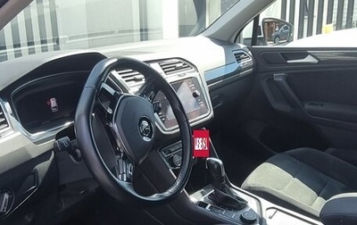 Volkswagen Tiguan II, 2020 год, 2 450 000 рублей, 1 фотография