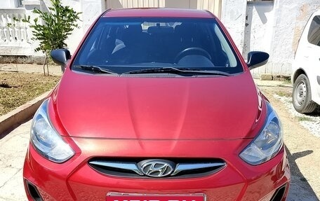Hyundai Solaris II рестайлинг, 2012 год, 1 050 000 рублей, 1 фотография