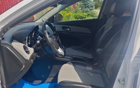 Chevrolet Cruze II, 2014 год, 900 000 рублей, 21 фотография