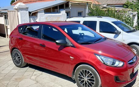 Hyundai Solaris II рестайлинг, 2012 год, 1 050 000 рублей, 2 фотография