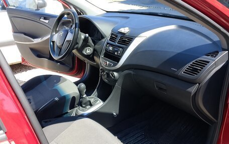 Hyundai Solaris II рестайлинг, 2012 год, 1 050 000 рублей, 7 фотография