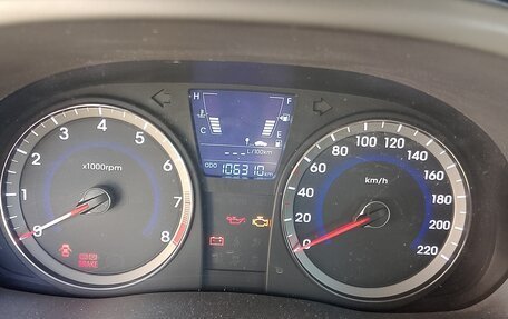 Hyundai Solaris II рестайлинг, 2012 год, 1 050 000 рублей, 15 фотография