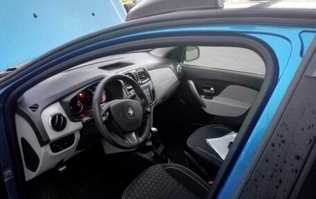 Renault Logan II, 2015 год, 600 000 рублей, 4 фотография