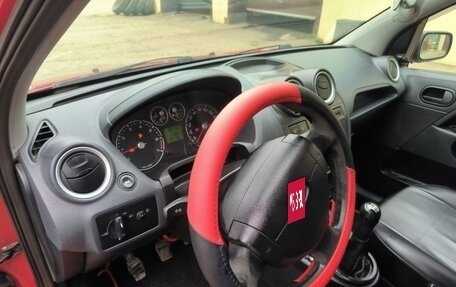 Ford Fiesta, 2006 год, 280 000 рублей, 10 фотография