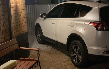 Toyota RAV4, 2019 год, 2 850 000 рублей, 2 фотография
