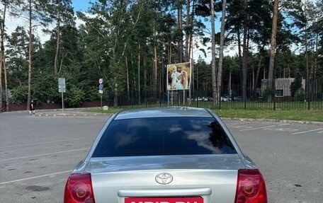 Toyota Avensis III рестайлинг, 2003 год, 650 000 рублей, 4 фотография