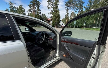 Toyota Avensis III рестайлинг, 2003 год, 650 000 рублей, 10 фотография