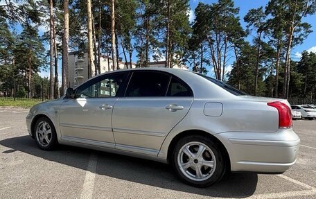 Toyota Avensis III рестайлинг, 2003 год, 650 000 рублей, 12 фотография
