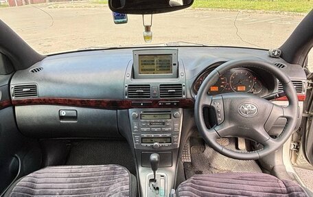 Toyota Avensis III рестайлинг, 2003 год, 650 000 рублей, 14 фотография