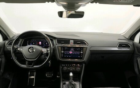 Volkswagen Tiguan II, 2019 год, 2 370 000 рублей, 11 фотография