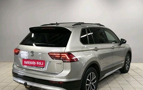 Volkswagen Tiguan II, 2019 год, 2 370 000 рублей, 5 фотография