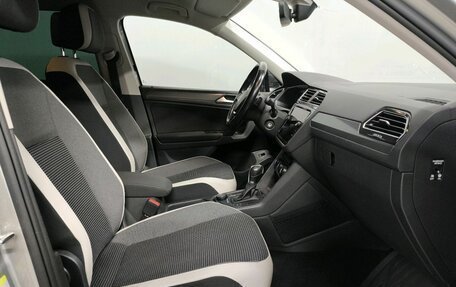 Volkswagen Tiguan II, 2019 год, 2 370 000 рублей, 19 фотография