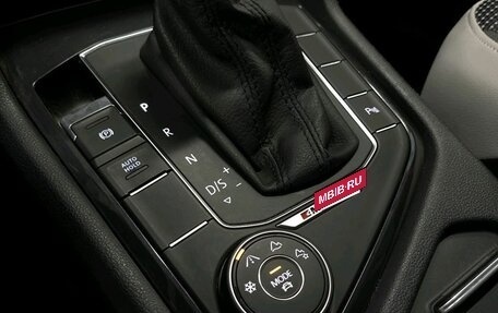 Volkswagen Tiguan II, 2019 год, 2 370 000 рублей, 15 фотография