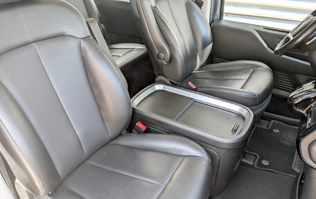 Hyundai Staria, 2022 год, 4 900 000 рублей, 23 фотография