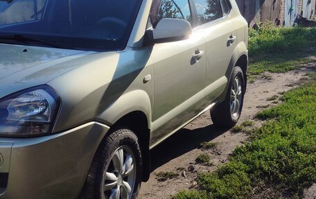 Hyundai Tucson III, 2008 год, 750 000 рублей, 2 фотография