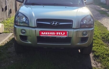 Hyundai Tucson III, 2008 год, 750 000 рублей, 1 фотография