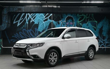 Mitsubishi Outlander III рестайлинг 3, 2015 год, 1 595 000 рублей, 1 фотография